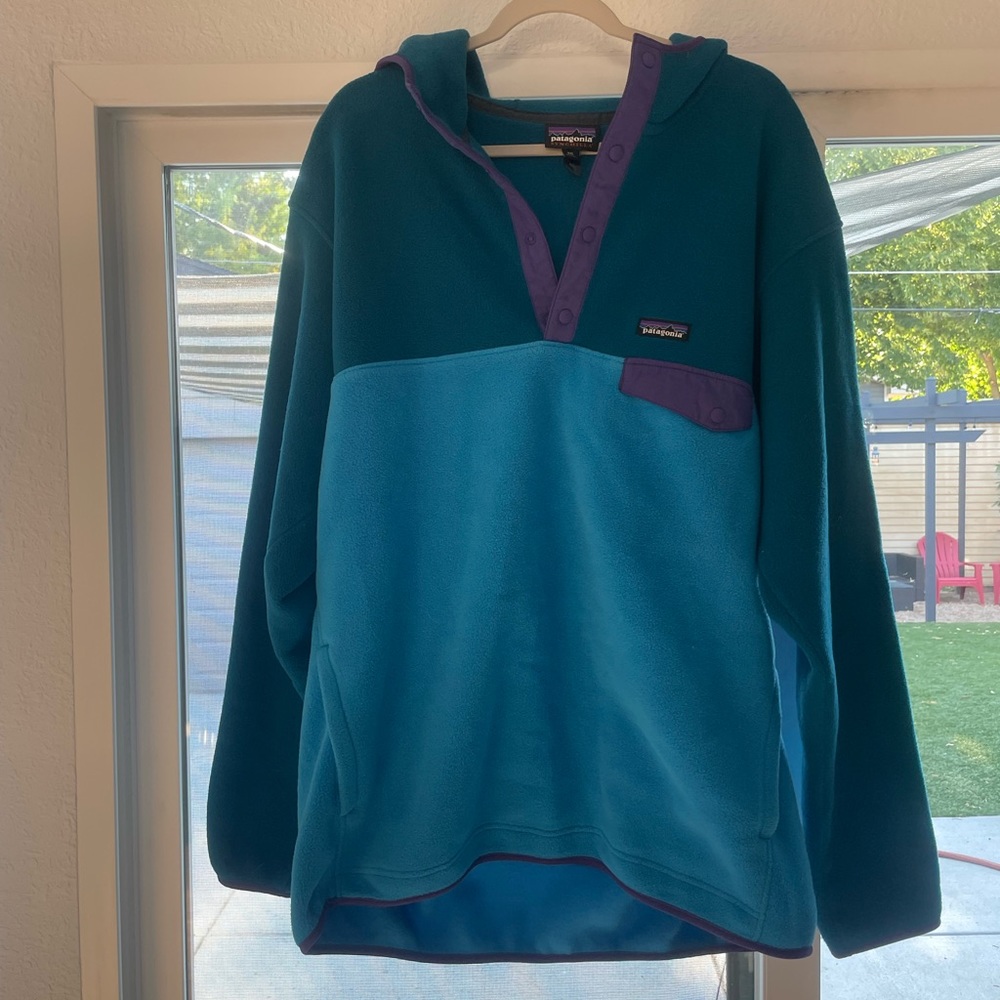Mens XXL hooded Patagonia. Only worn a few times.